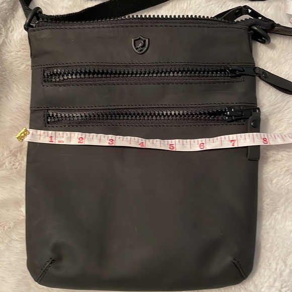 Cochoa leather crossbody bag in black NWT - Picture 9 of 12
